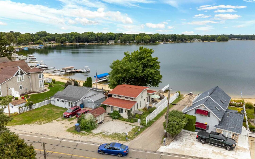 SW Michigan Lakefront Cottage